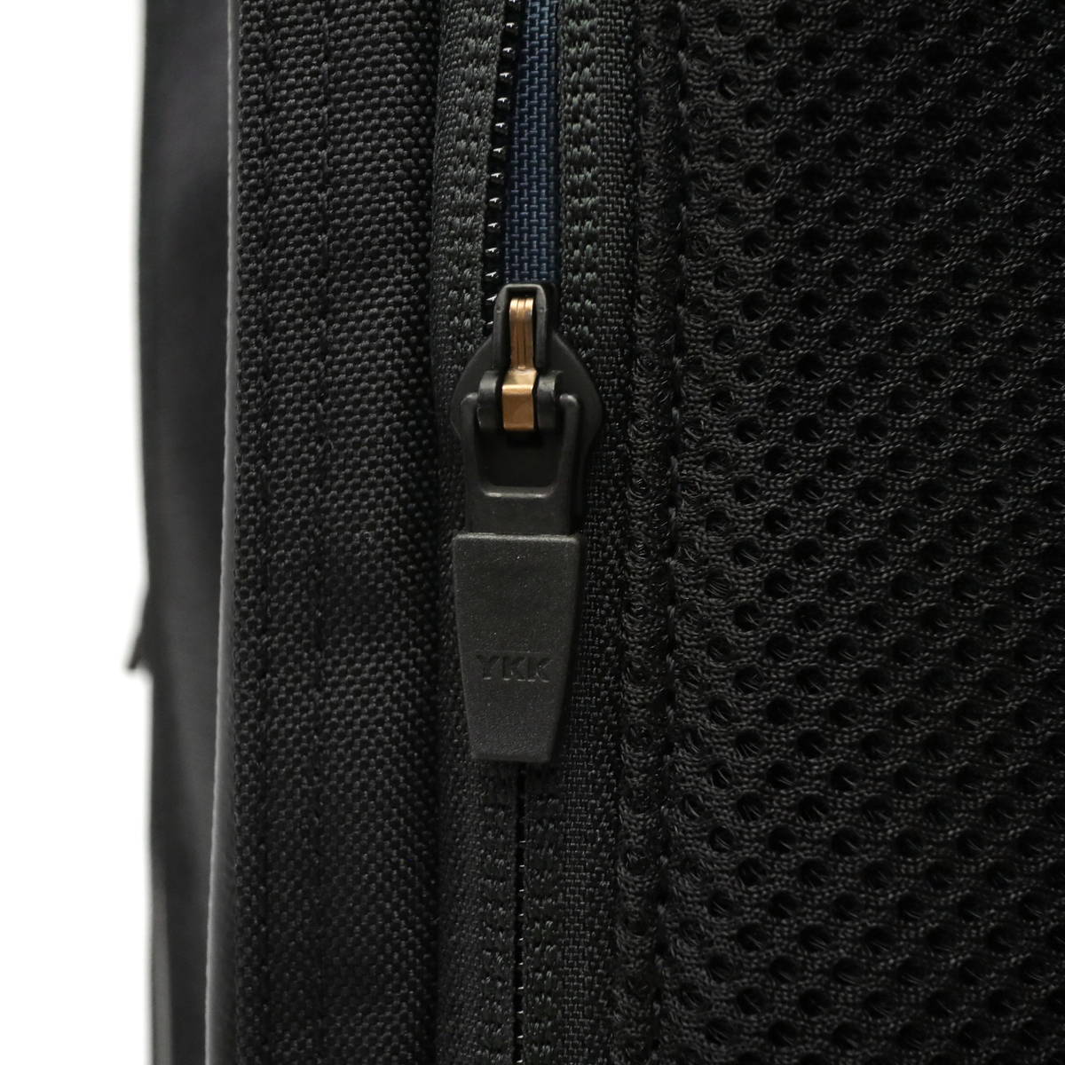 G1990 COMMUTE BUSINESS BACKPACK B01001-01