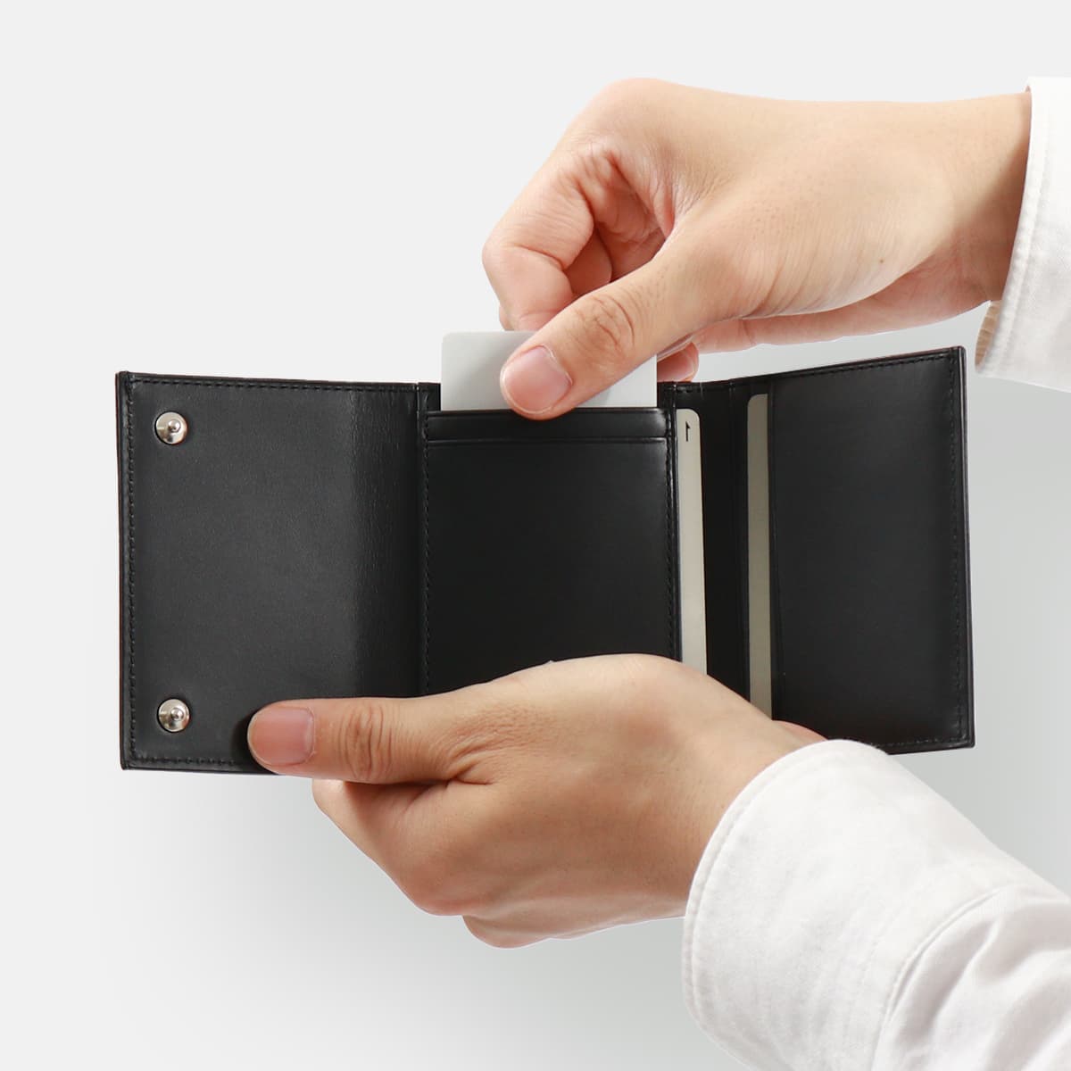 G1990 Raffine TRI-FOLDED WALLET B01002-05