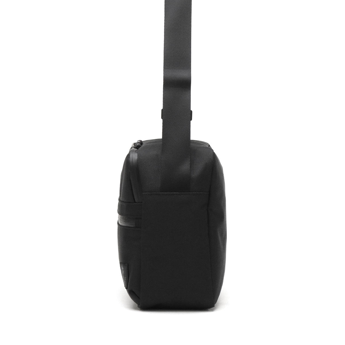 G1990 COMMUTE 2025 SHOULDER BAG B01001-07