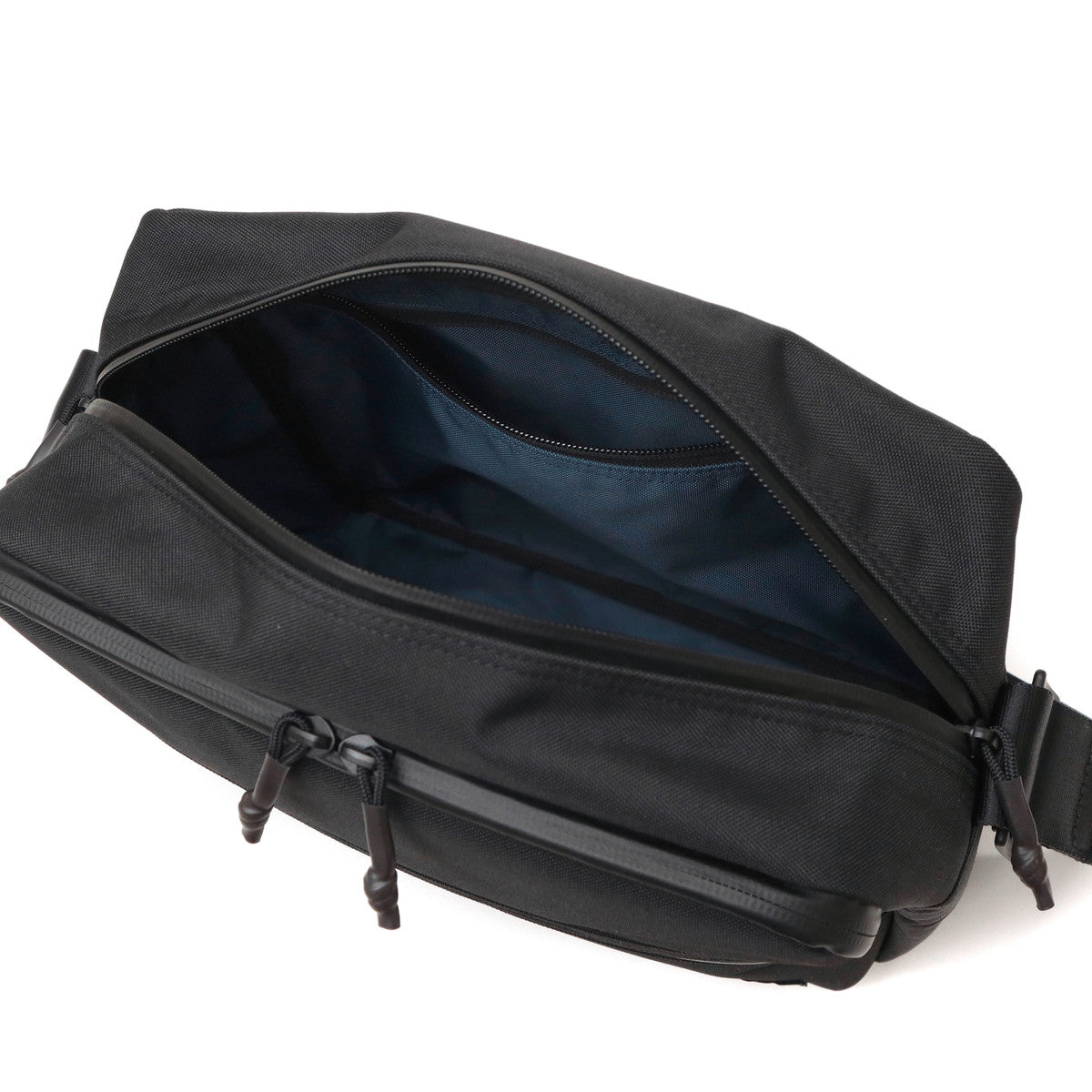 G1990 COMMUTE 2025 SHOULDER BAG B01001-07